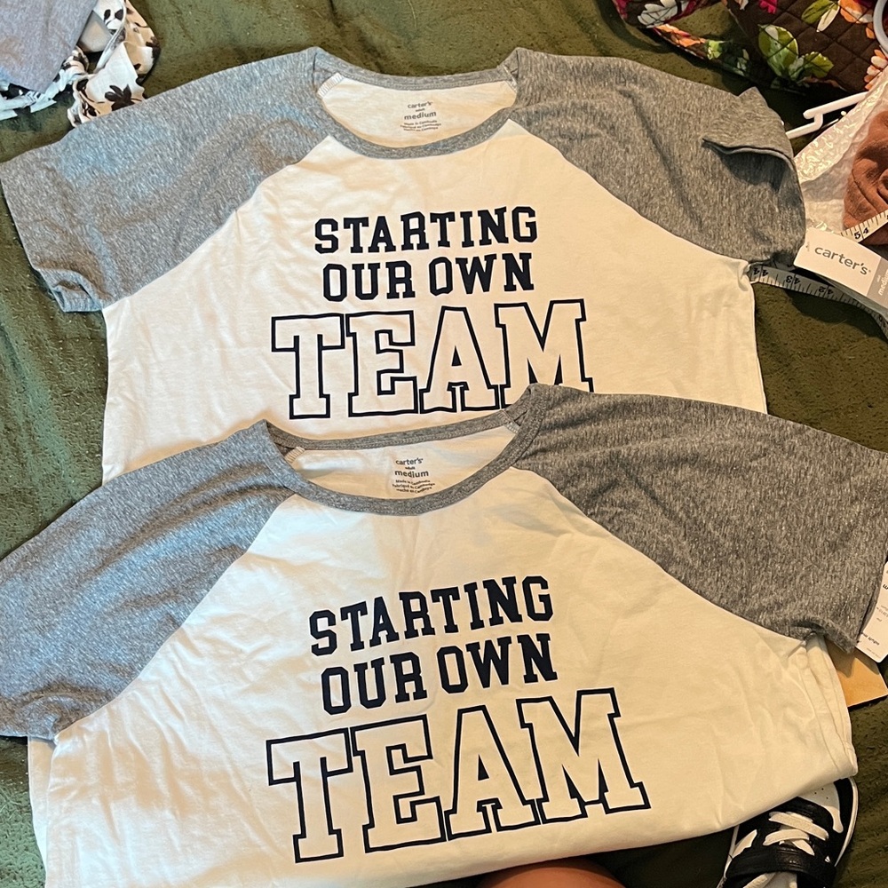 Carter's Gray and White Adult Medium T-Shirts